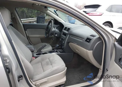 2010 Ford Fusion S из США, поврежденный, VIN 3FAHP0GA8AR281050